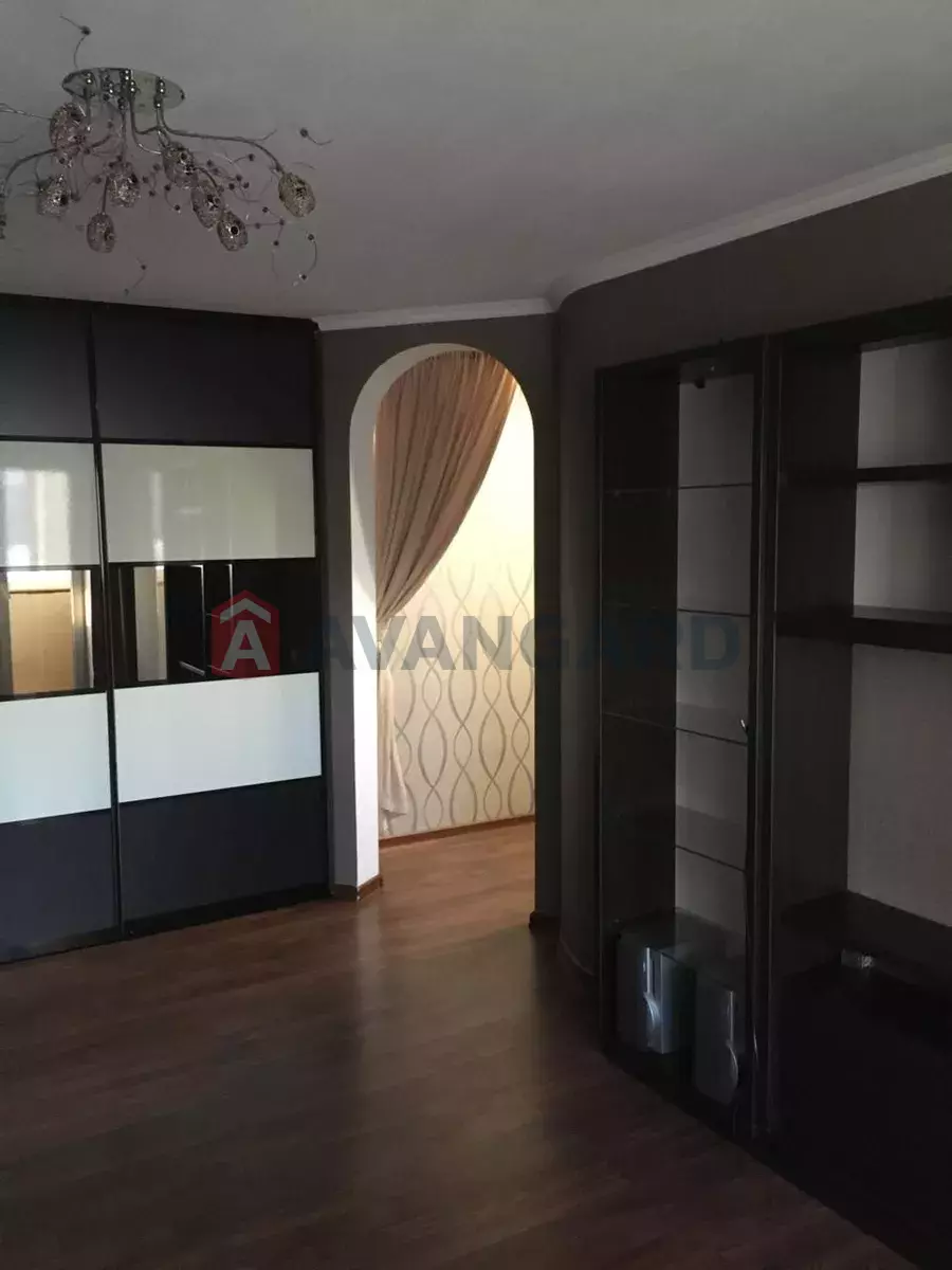 2 ��. ��������, 49/-/8 ��. �., 9/9 ������ ���� 6