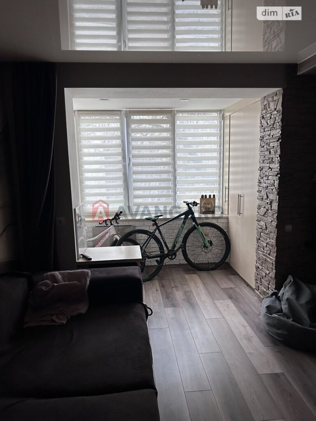 3 ��. ��������, 55/-/- ��. �., 1/5 ������ ���� 5