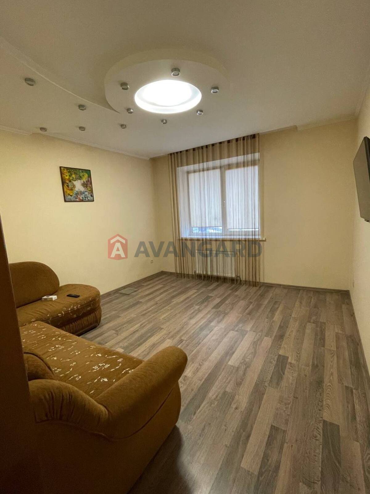 1 ����. ��������, 46/-/- ��. �., 3/10 ���� ���� 10