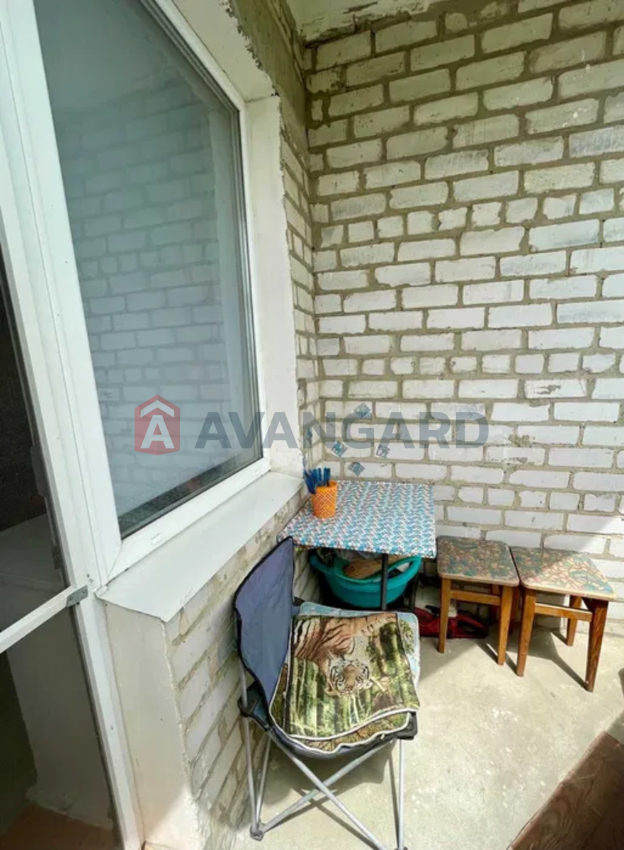 4 ��. ��������, 76/-/11 ��. �., 9/10 ������ ���� 11