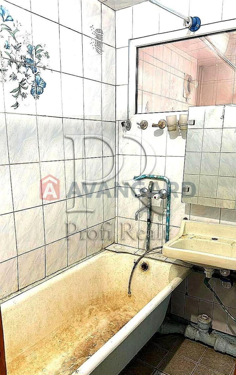 2 ����. ��������, 47 / 30 / 8 ��. �., 4/5 ���� ���� 10