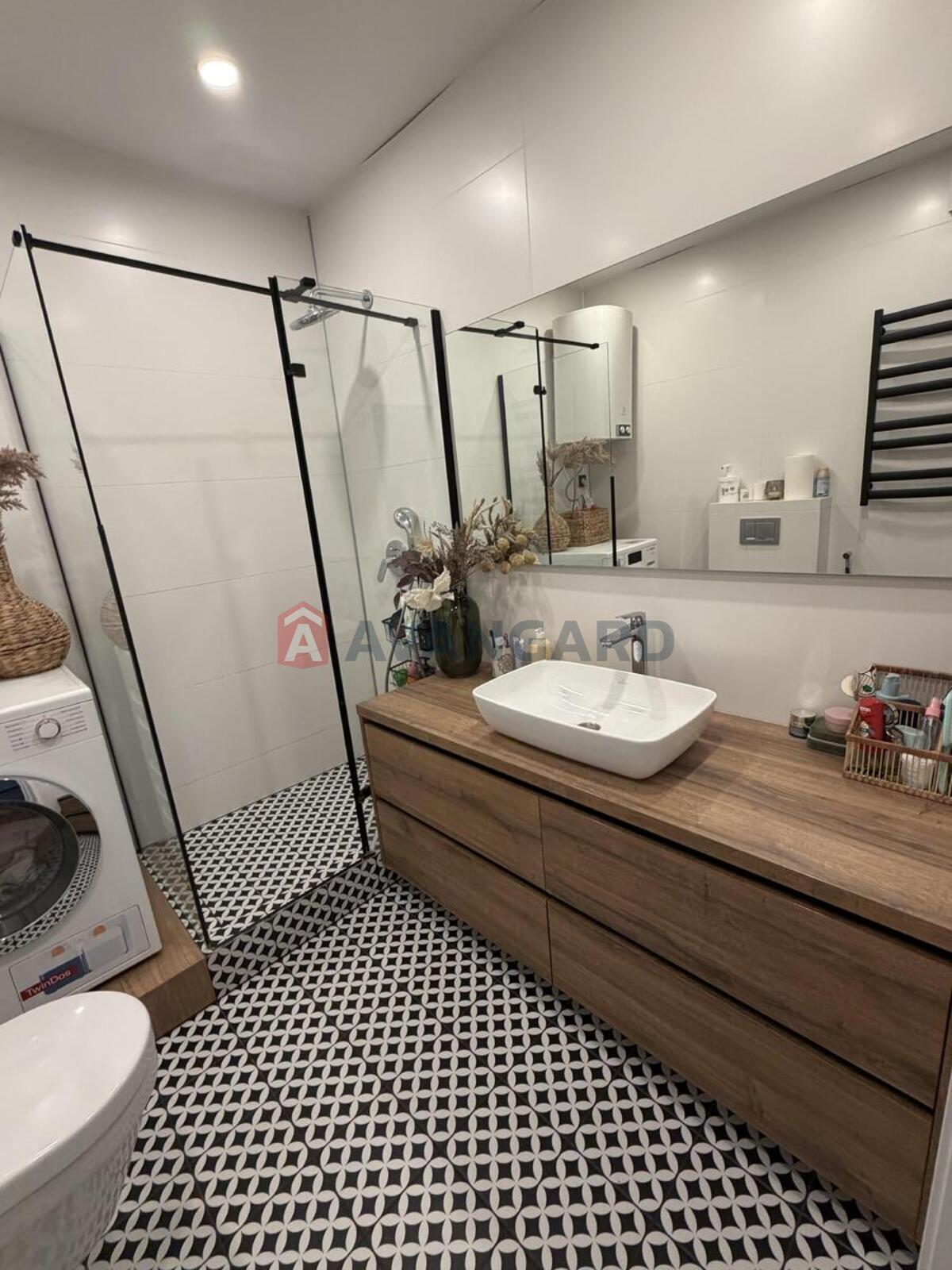 2 ��. ��������, 61/-/27 ��. �., 14/16 ������ ���� 5