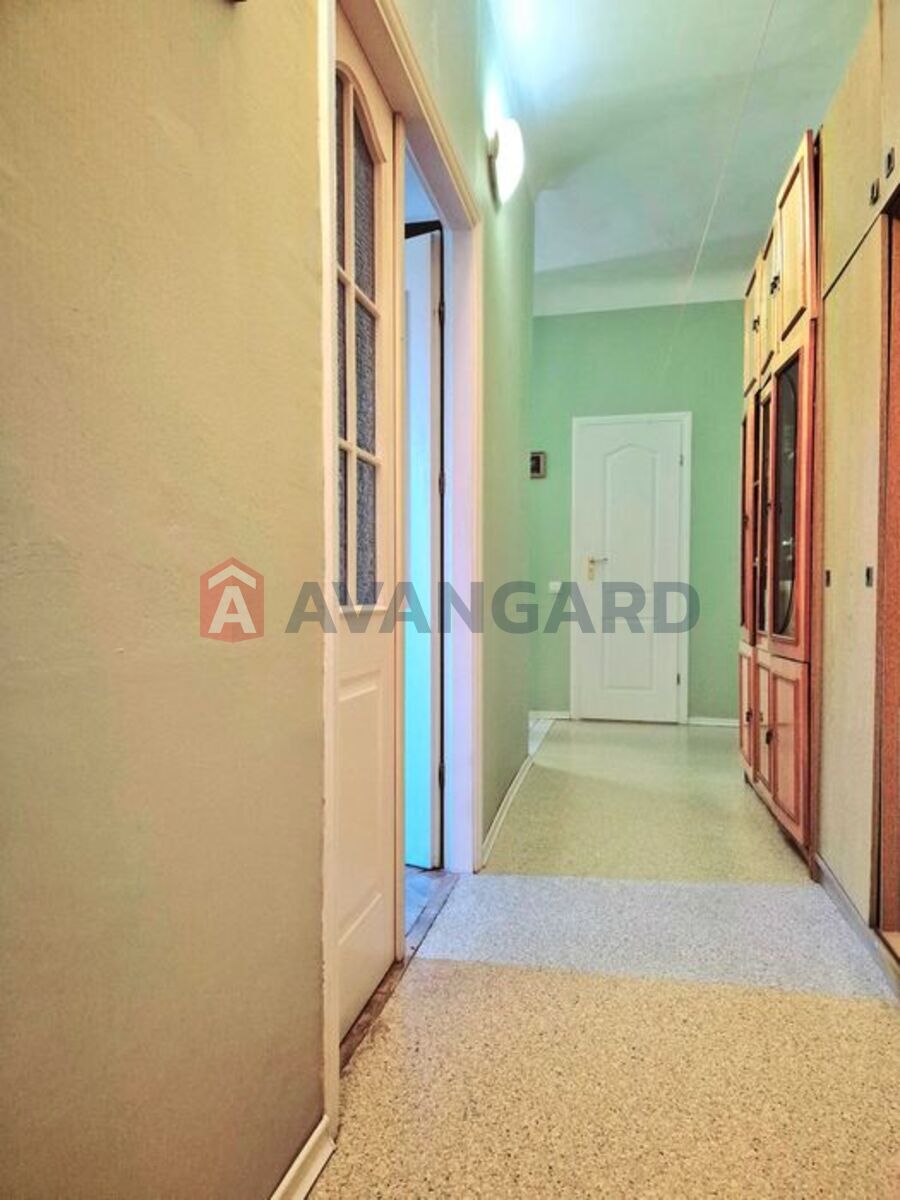 3 ��. ��������, 70/-/9 ��. �., 2/5 ������ ���� 8