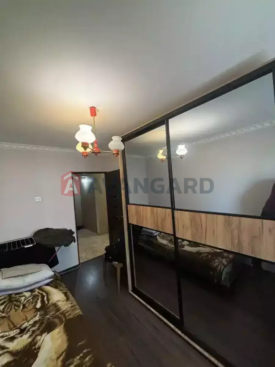 3 ��. ��������, 60/-/10 ��. �., 5/9 ������ ���� 8