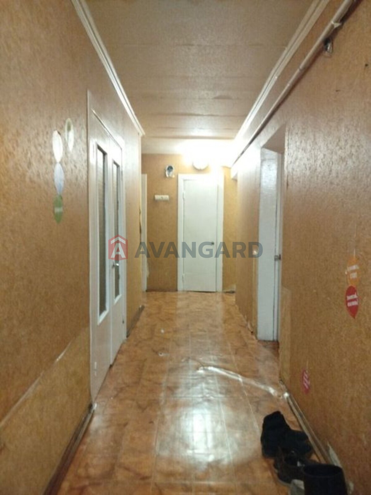 4 ����. ��������, 82/-/7 ��. �., 9/9 ���� ���� 10