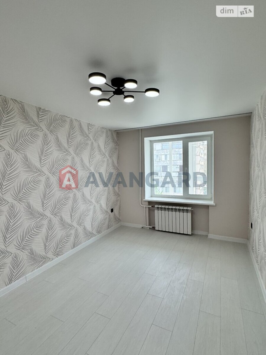 3 ��. ��������, 80/-/- ��. �., 6/9 ������ ���� 9