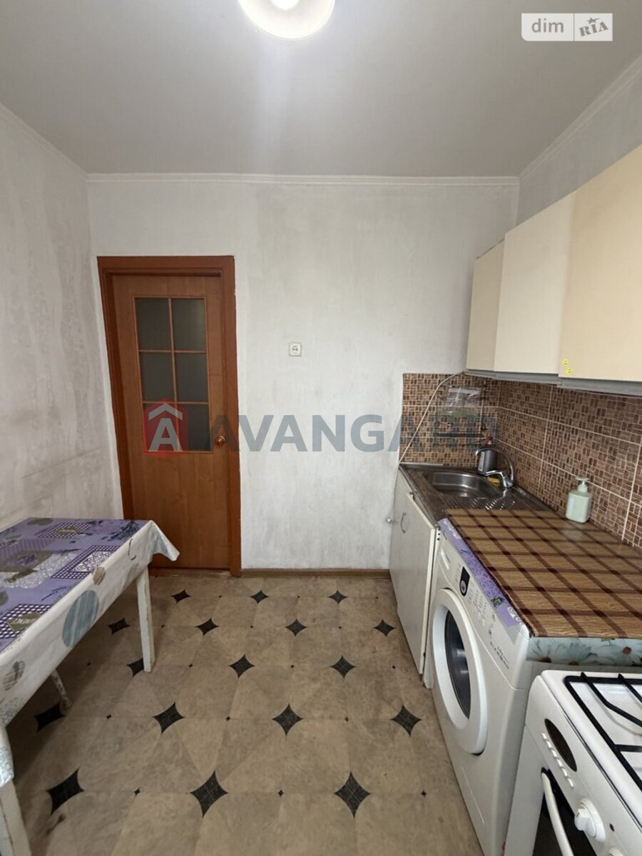 1 ��. ��������, 38/-/7 ��. �., 3/10 ������ ���� 14