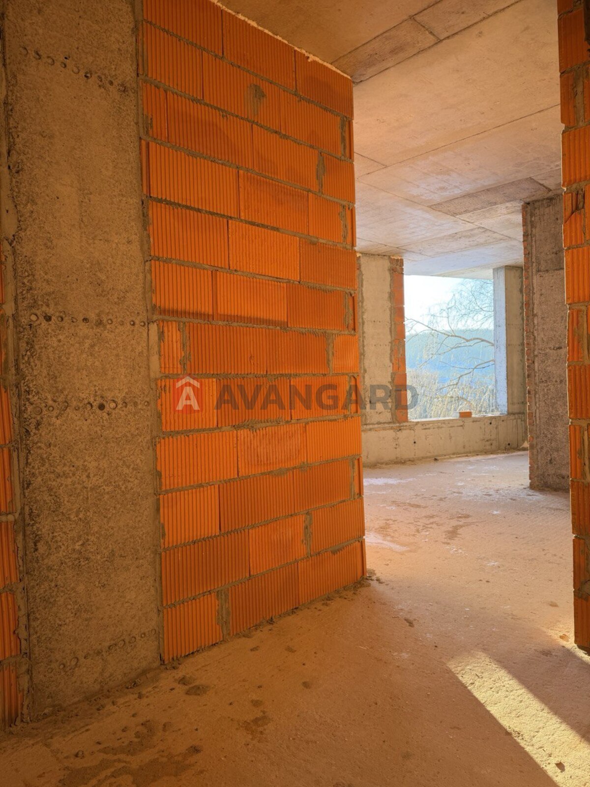 3 ��. ��������, 114/37/40 ��. �., 4/4 ������ ���� 6