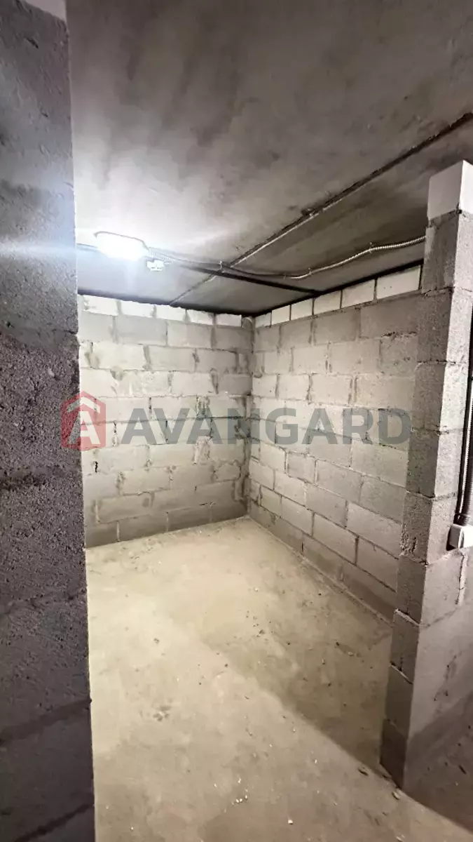 2 ����. ��������, 48/18/17 ��. �., 3/9 ���� ���� 16