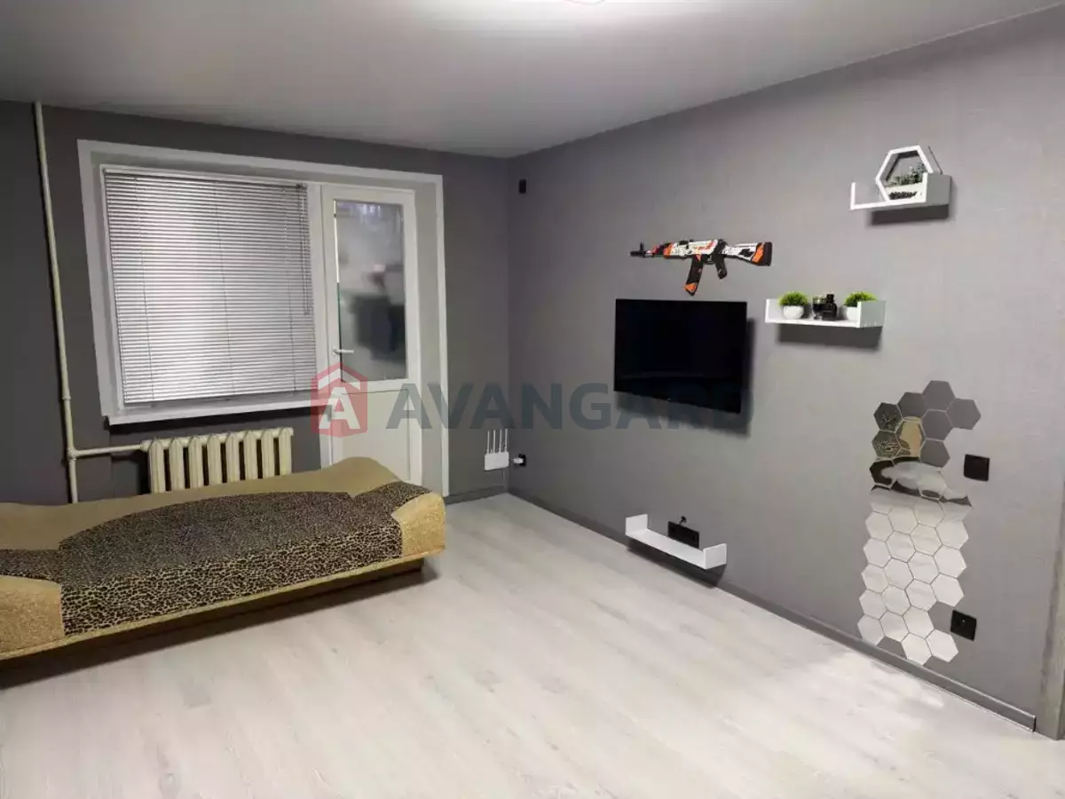 1 ��. ��������, 33/18/6 ��. �., 3/5 ������ ���� 16