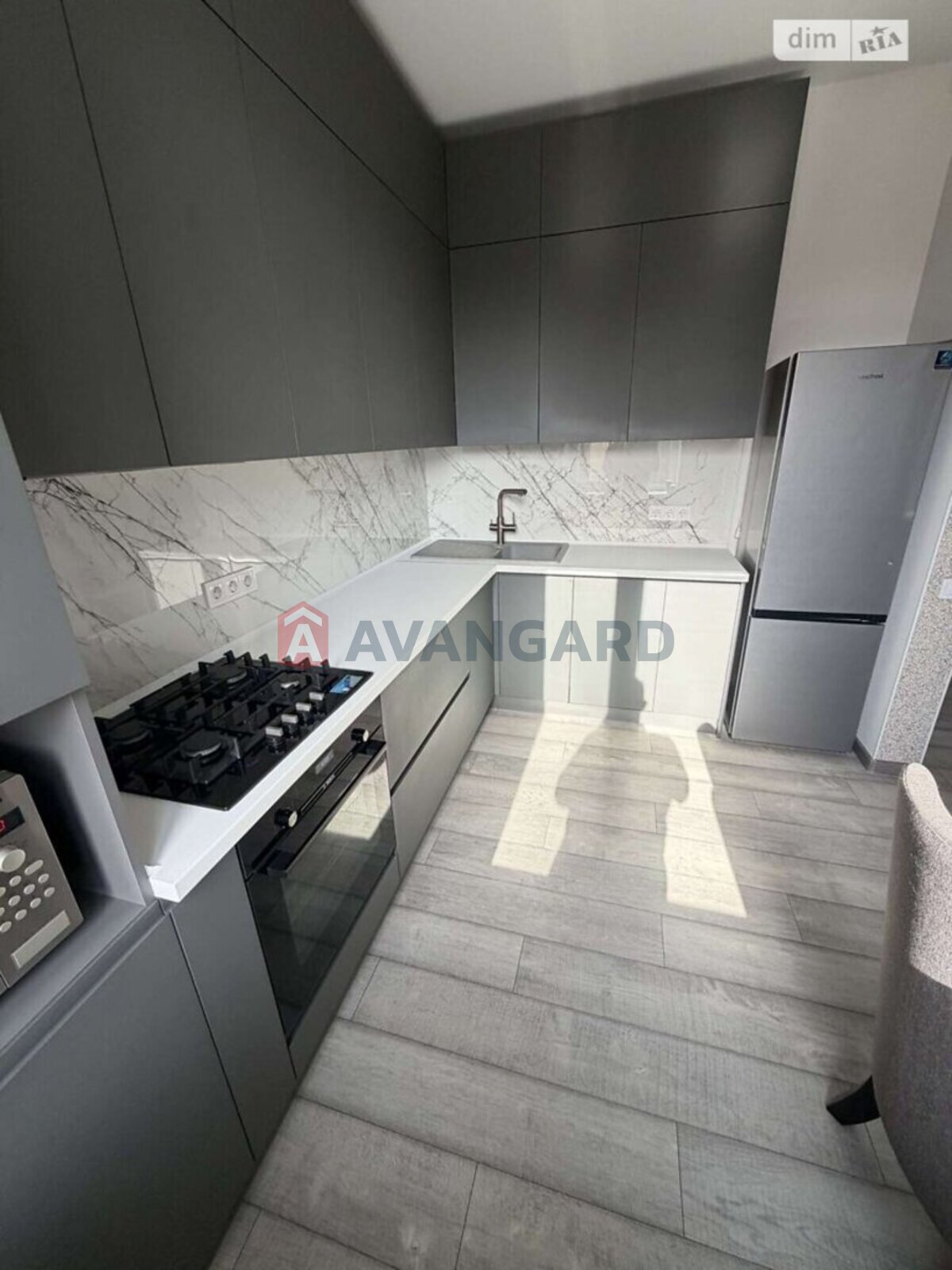 3 ��. ��������, 70/70/- ��. �., 2/5 ������ ���� 5