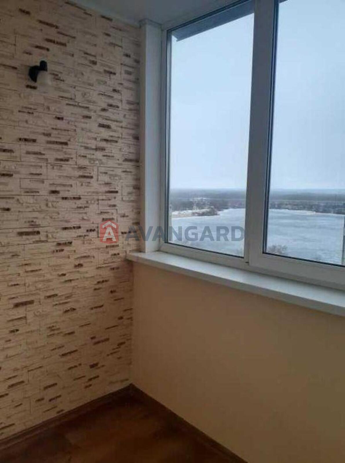 3 ����. ��������, 74/-/9 ��. �., 16/16 ���� ���� 10