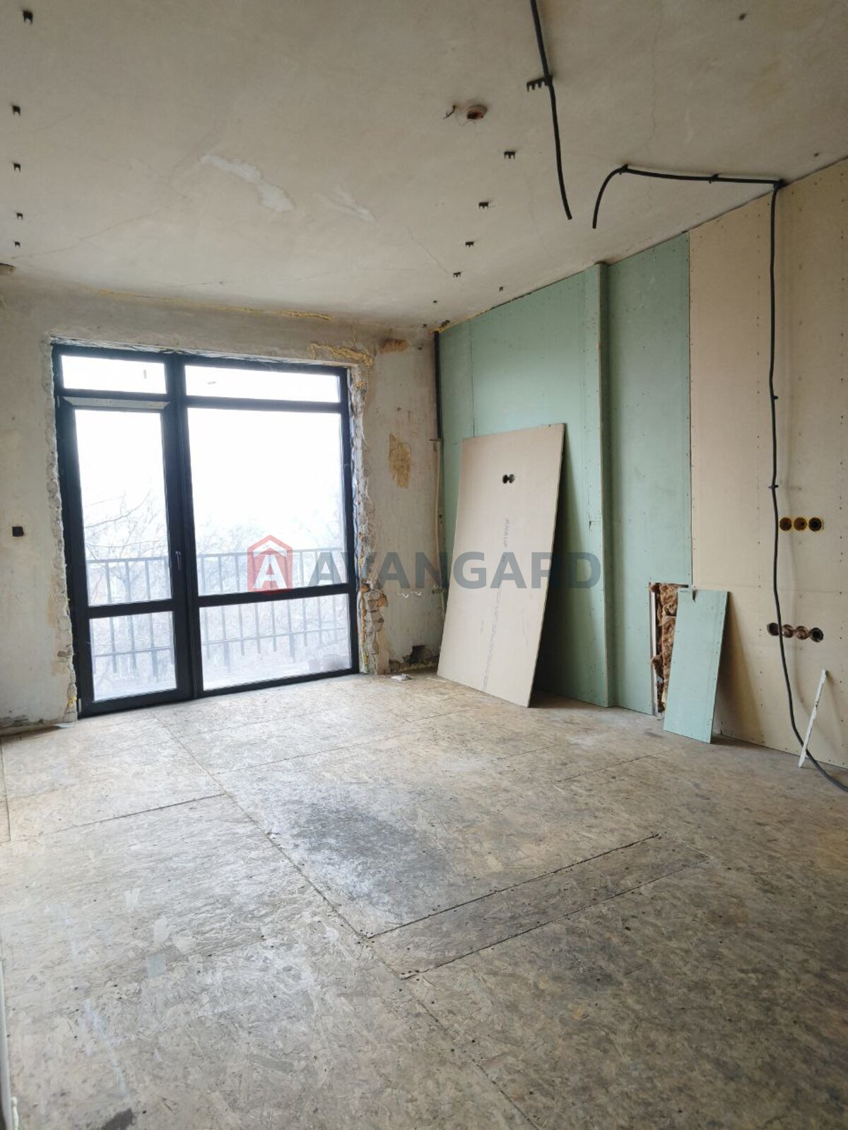 2 ��. ��������, 50/33/8 ��. �., 4/4 ������ ���� 3