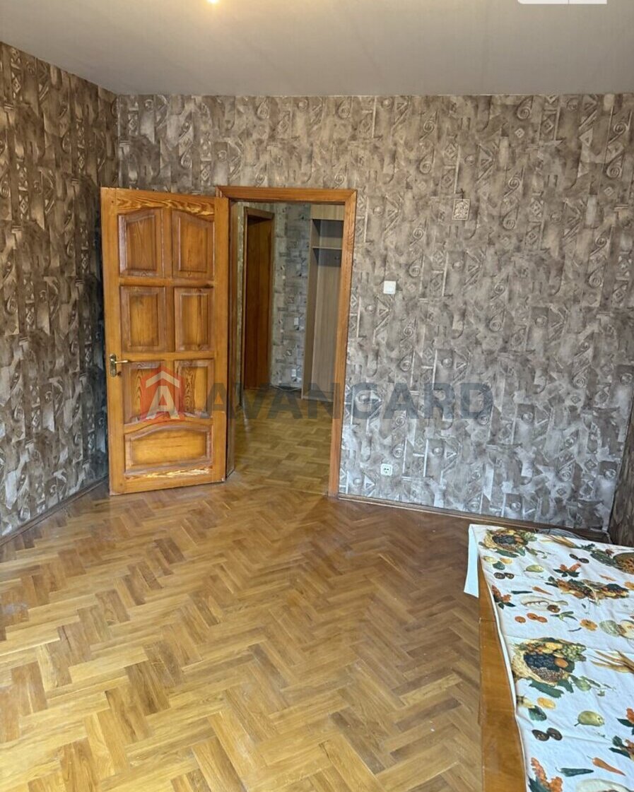 3 ����. ��������, 86/48/9 ��. �., 6/18 ���� ���� 12