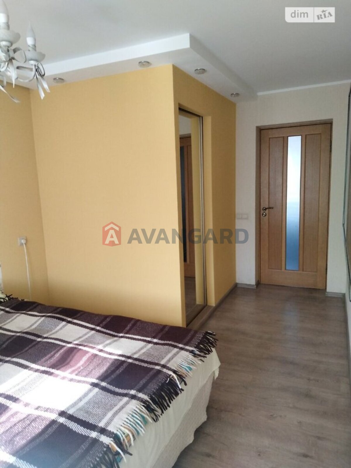 3 ��. ��������, 60/45/6 ��. �., 9/9 ������ ���� 3