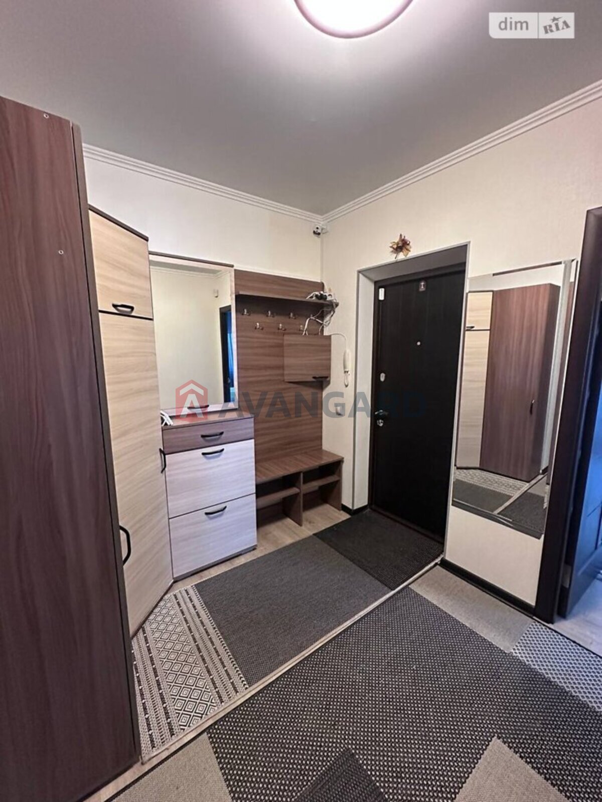 2 ��. ��������, 58/27/10 ��. �., 8/9 ������ ���� 8