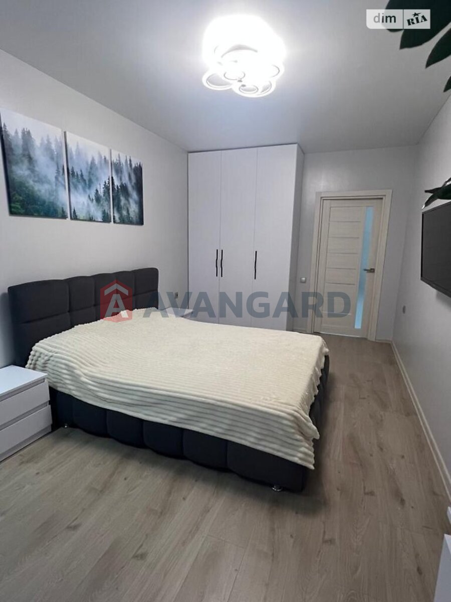 2 ��. ��������, 68/-/- ��. �., 5/5 ������ ���� 15