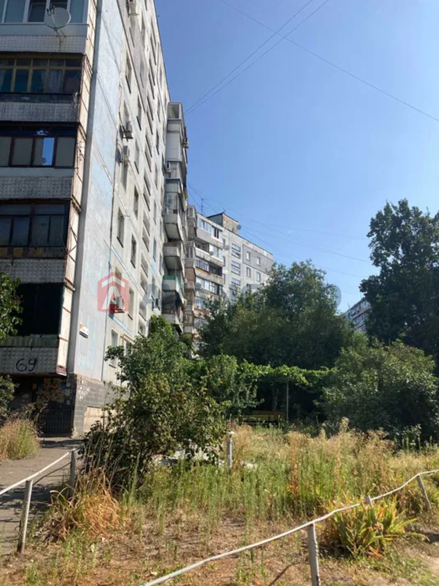 3 ��. ��������, 68/45/12 ��. �., 5/9 ������ ���� 14