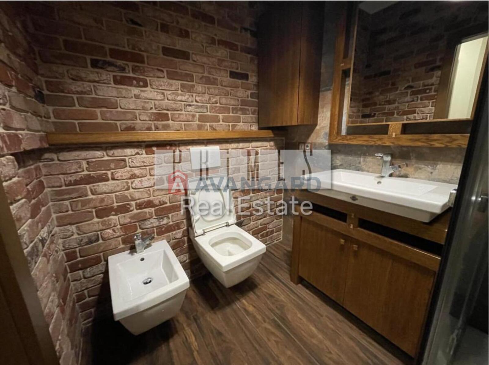 2 ��. ��������, 61/40/15 ��. �., 13/23 ������ ���� 10