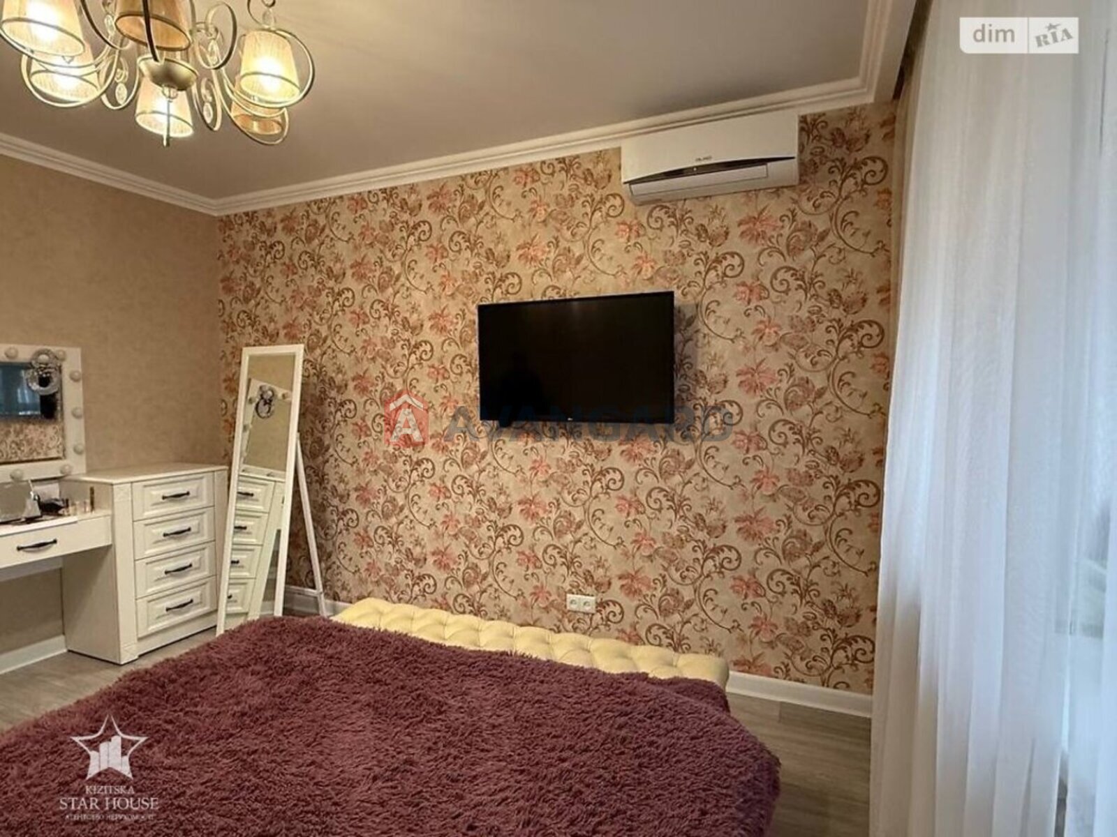 4 ��. ��������, 83/55/8 ��. �., 9/9 ������ ���� 27