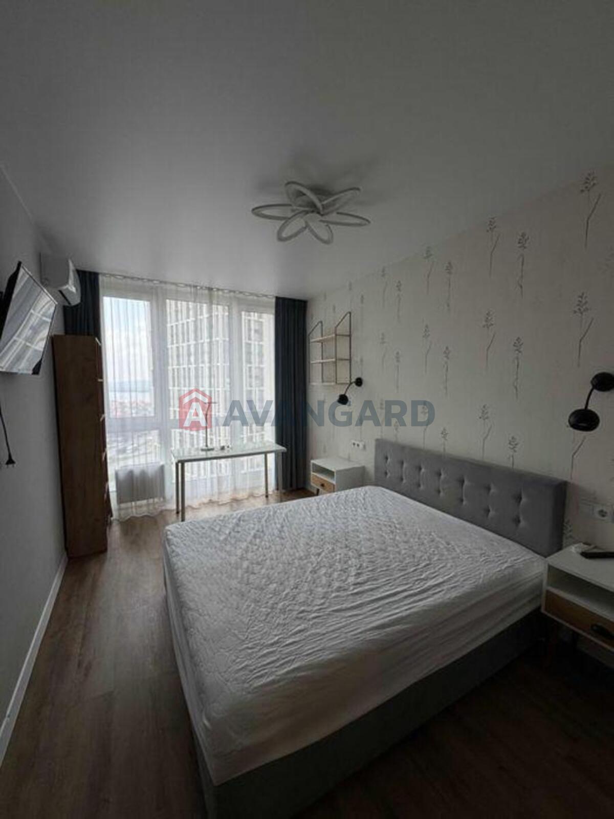 1 ��. ��������, 33/-/10 ��. �., 19/25 ������ ���� 2