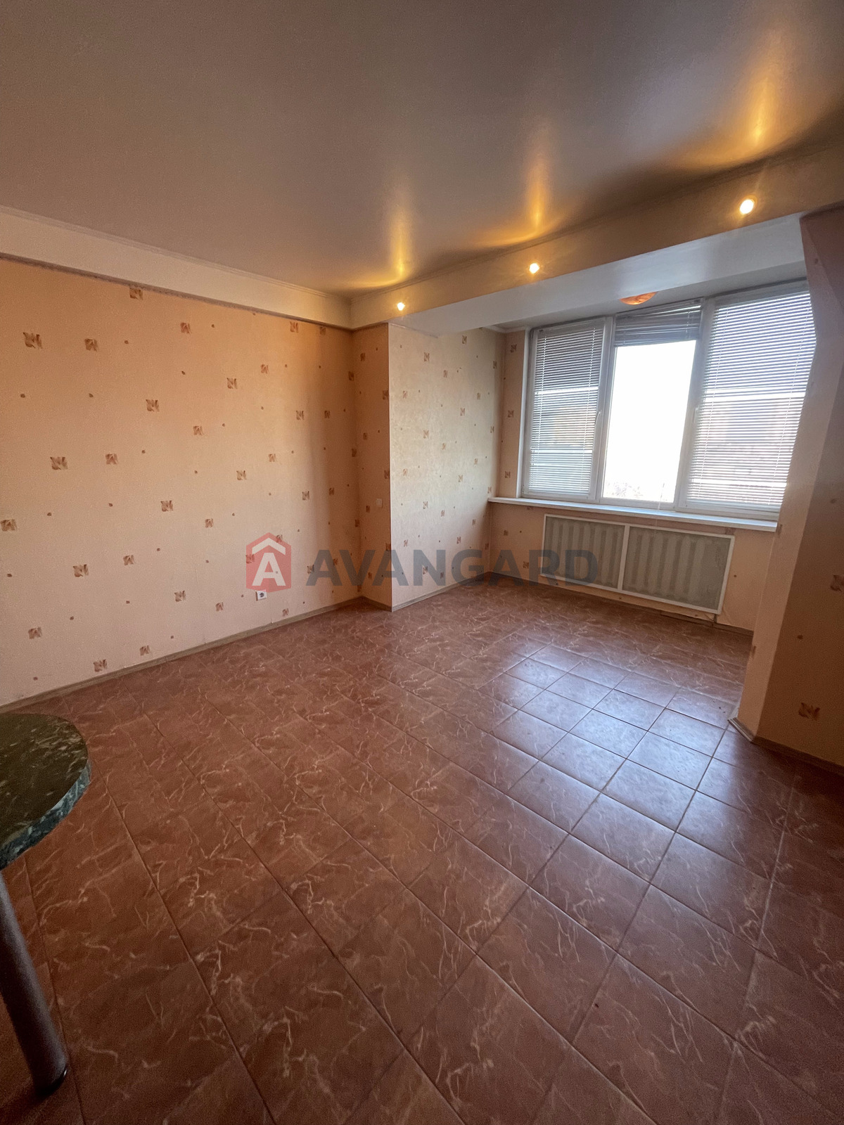 3 ��. ��������, 122/-/23 ��. �., 9/10 ������ ���� 17