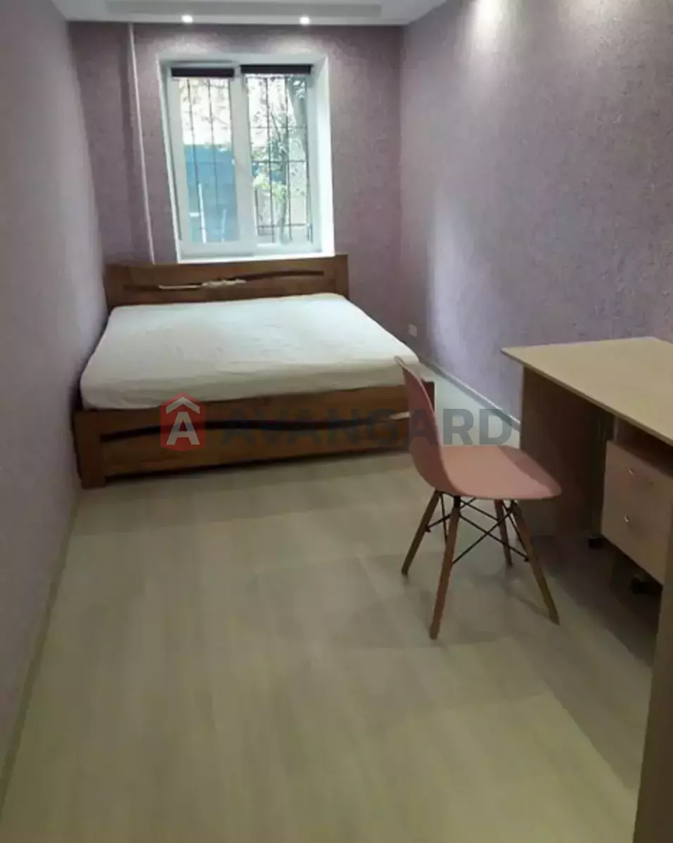 2 ��. ��������, 44/28/6 ��. �., 2/5 ������ ���� 14