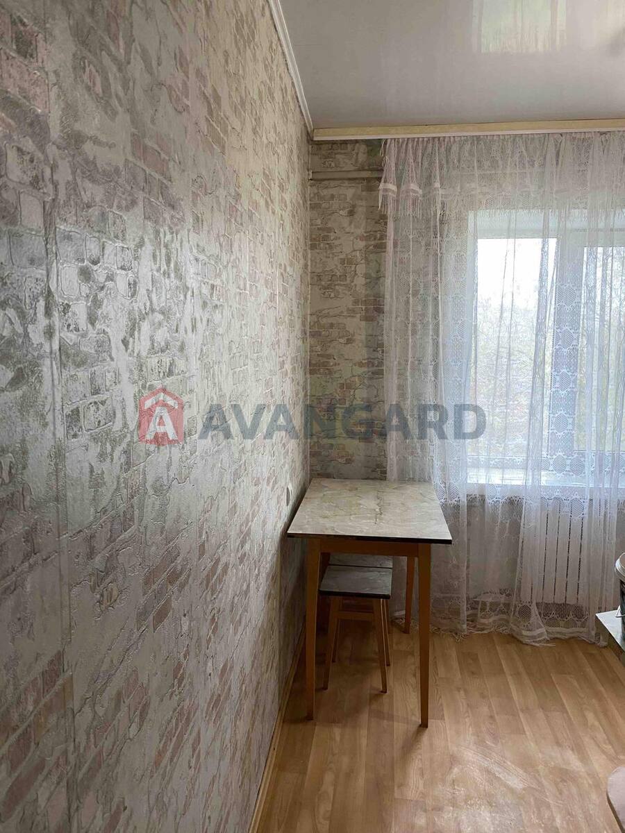 1 ��. ��������, 32/18/6 ��. �., 5/5 ������ ���� 4