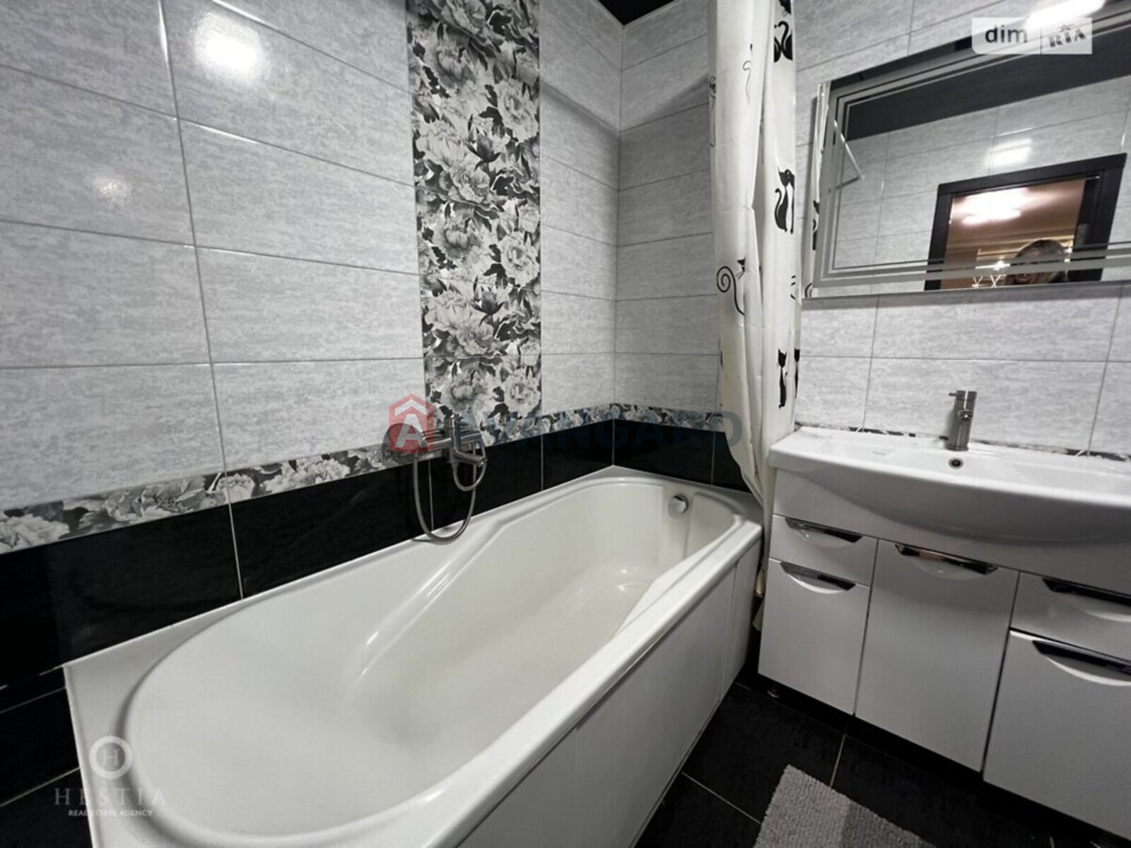 3 ��. ��������, 68/-/12 ��. �., 4/10 ������ ���� 10