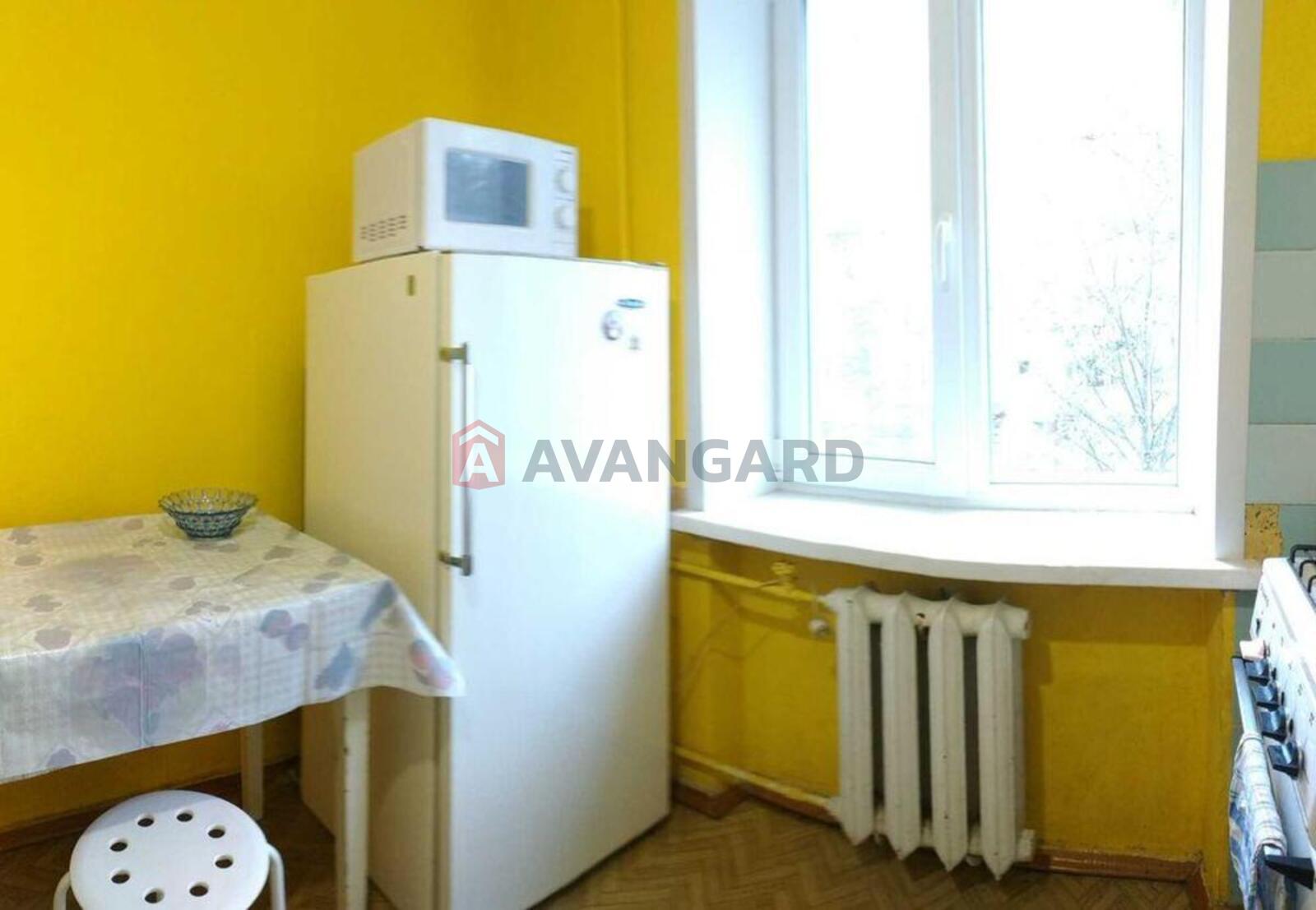 2 ��. ��������, 43/-/6 ��. �., 3/5 ������ ���� 4