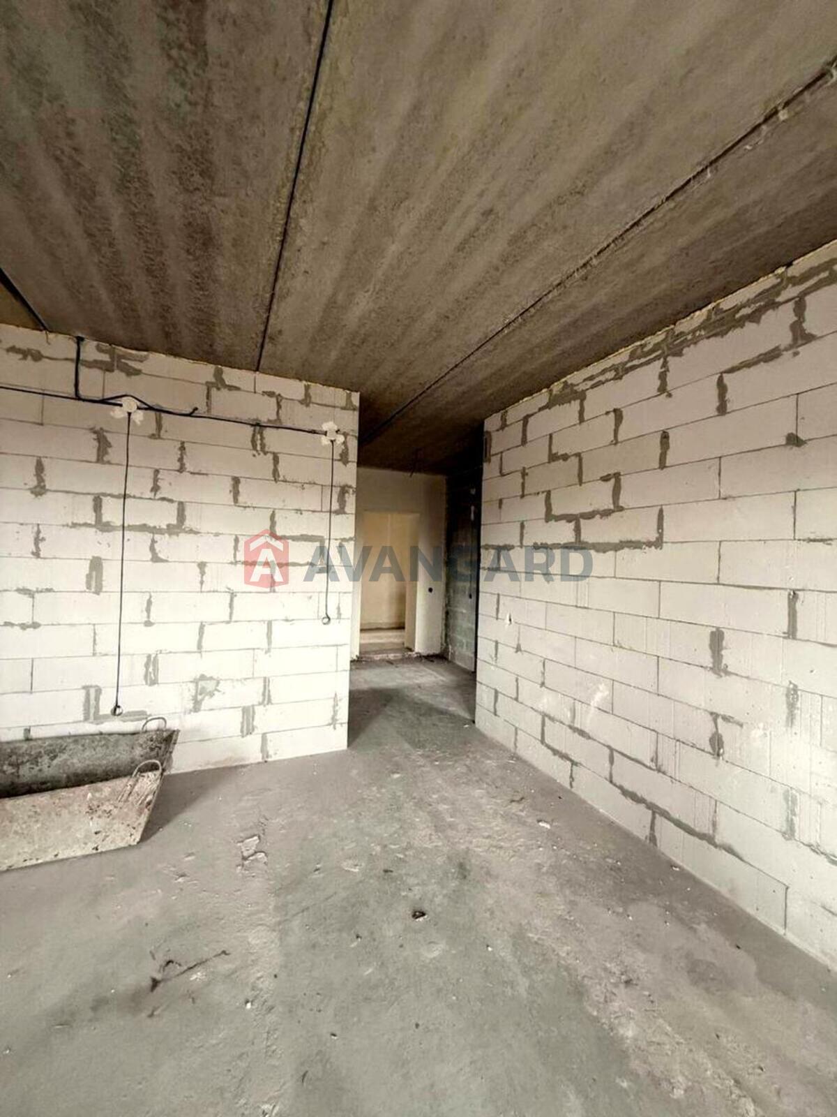 3 ��. ��������, 84/50/12 ��. �., 4/4 ������ ���� 6