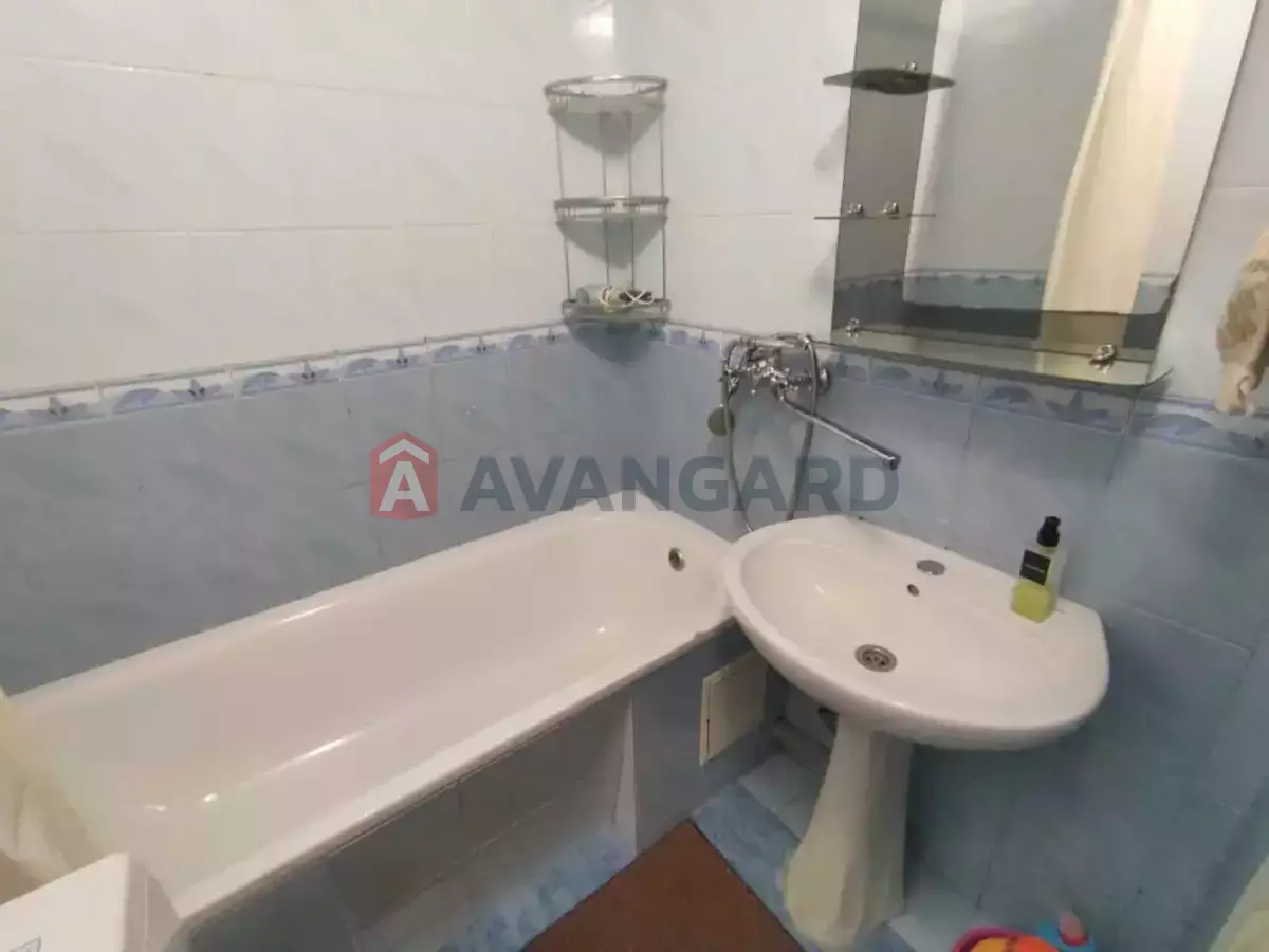 3 ��. ��������, 65/39/8 ��. �., 7/9 ������ ���� 8