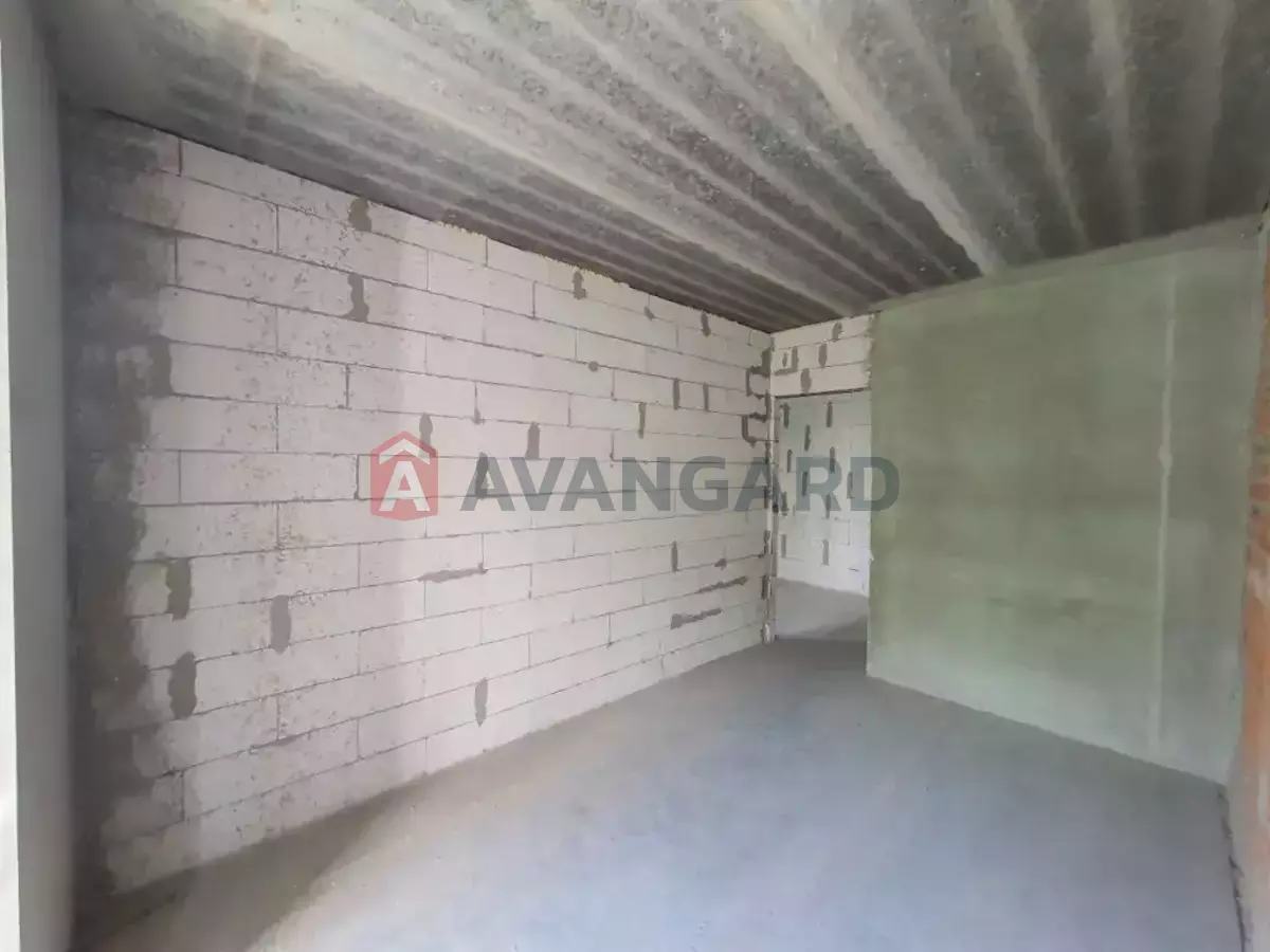 2 ��. ��������, 64/-/- ��. �., 7/10 ������ ���� 8