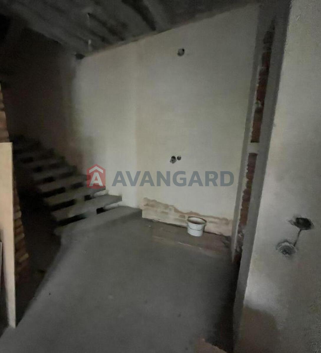 3 ��. ��������, 108.6/-/21.6 ��. �., 1/5 ������ ���� 9