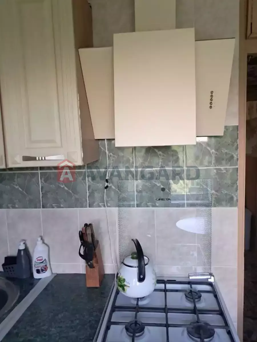1 ����. ��������, 32/-/- ��. �., 5/5 ���� ���� 9