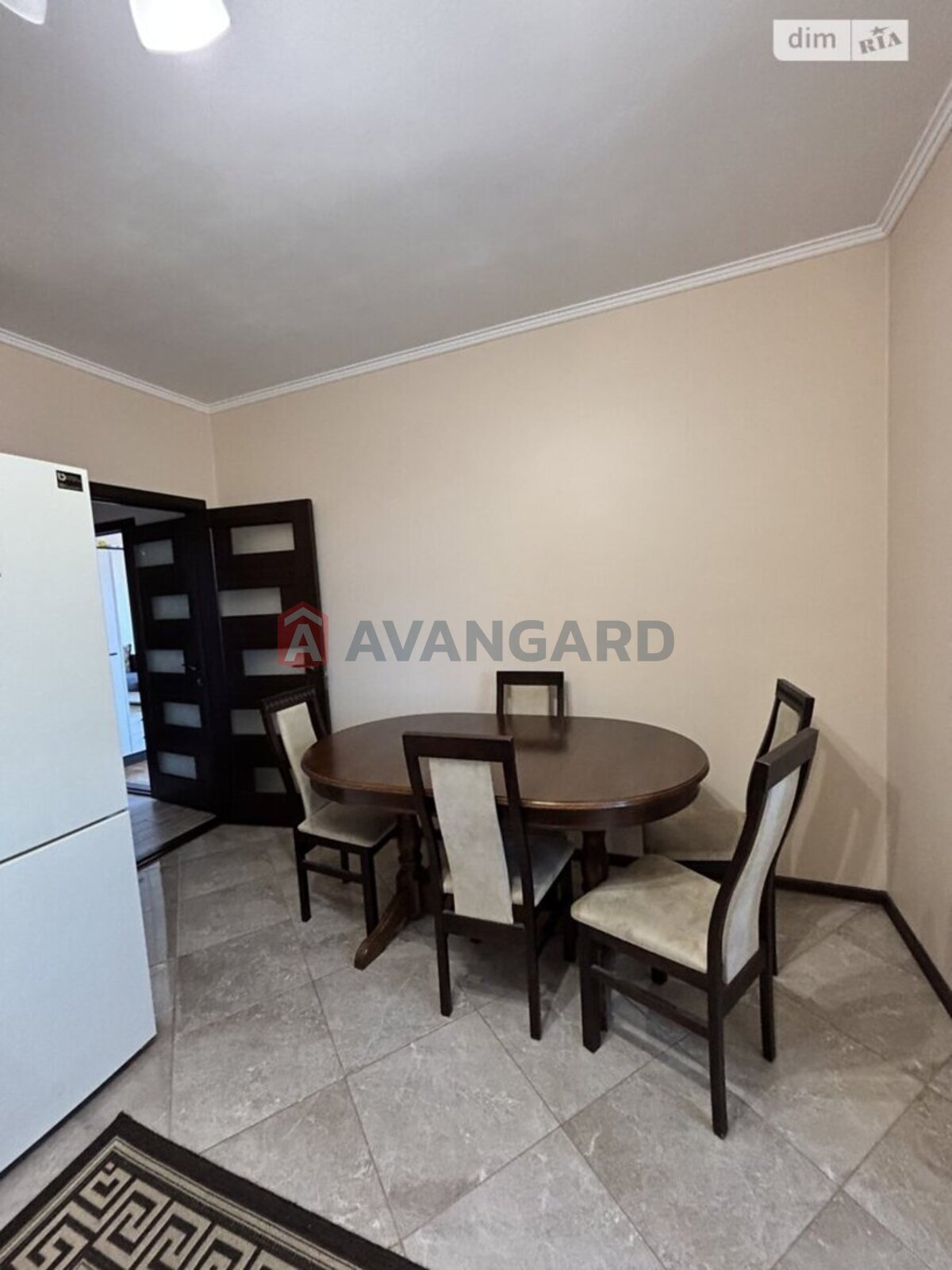 2 ��. ��������, 74/-/- ��. �., 3/5 ������ ���� 4