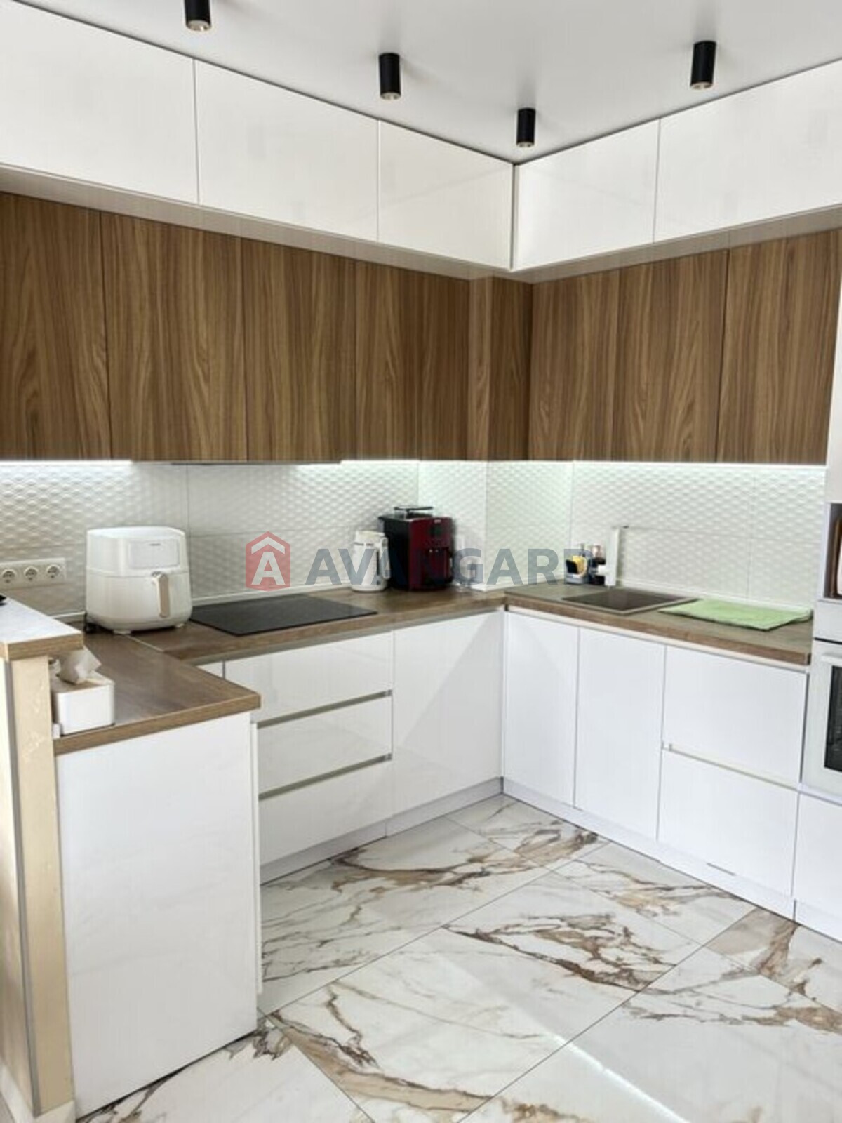 3 ��. ��������, 70/-/25 ��. �., 5/8 ������ ���� 3