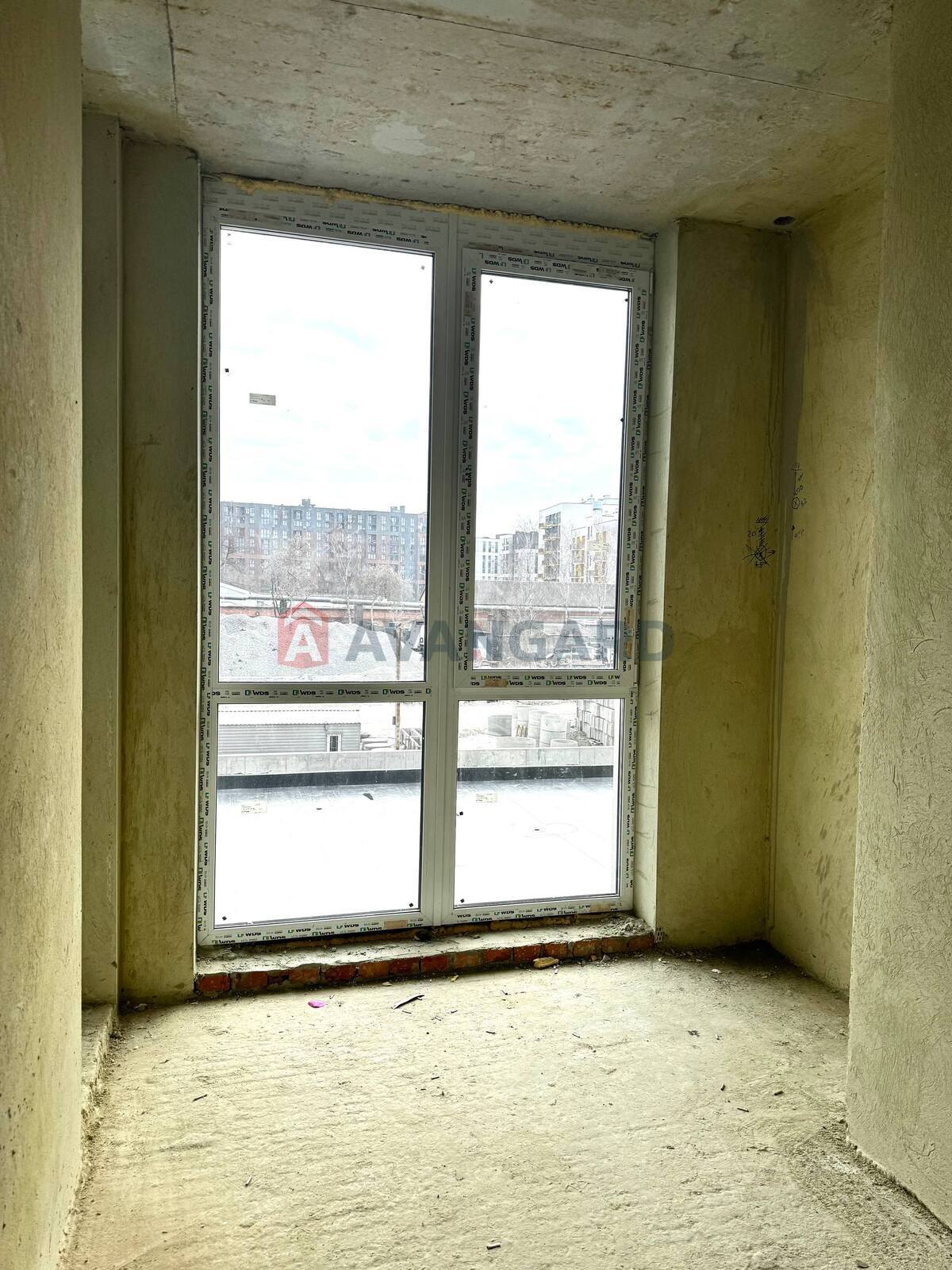 3 ��. ��������, 80,7/42,51/15,45 ��. �., 2/9 ������ ���� 4