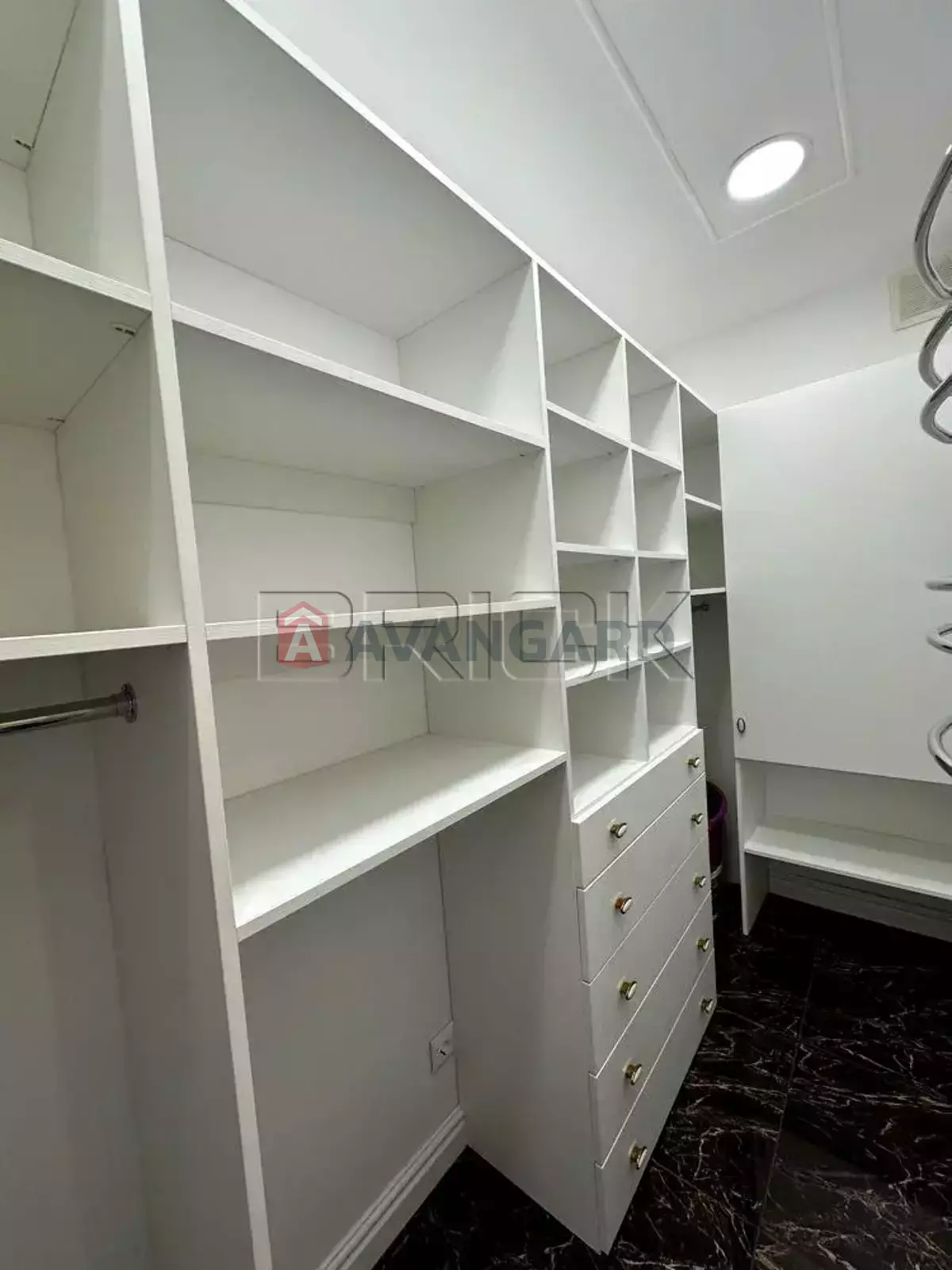 2 ��. ��������, 84/30/15 ��. �., 15/26 ������ ���� 3