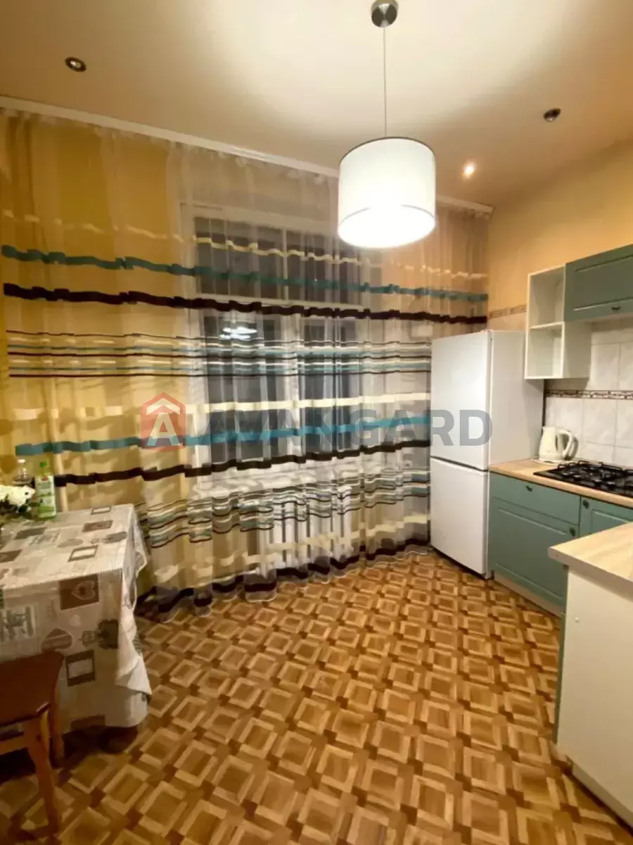 2 ��. ��������, 51/25/9 ��. �., 4/5 ������ ���� 5