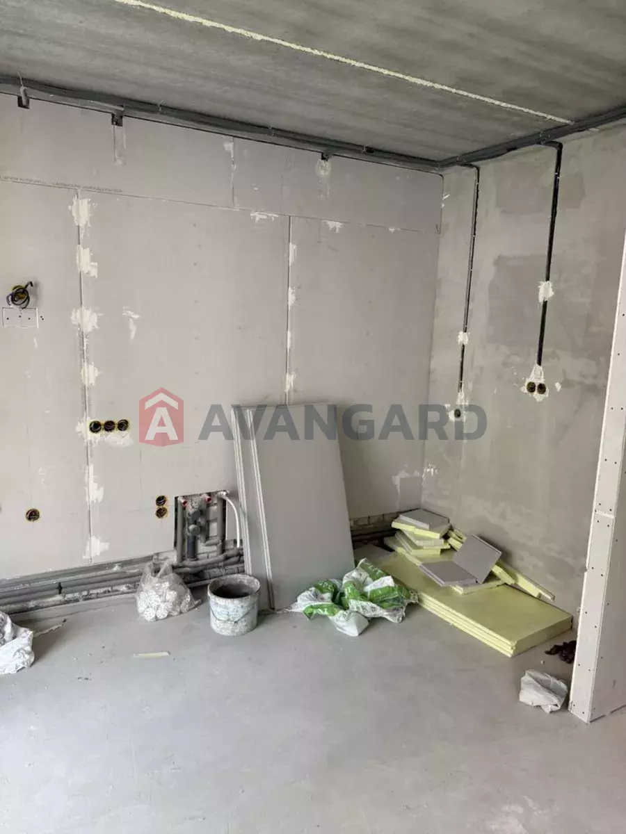 1 ��. ��������, 50/-/20 ��. �., 6/10 ������ ���� 8