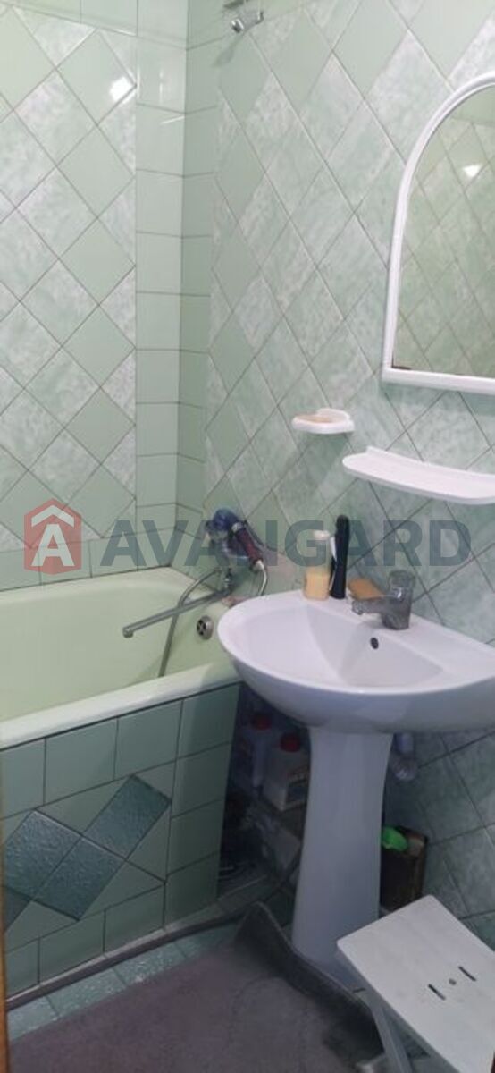 3 ��. ��������, 66/-/10 ��. �., 7/9 ������ ���� 8