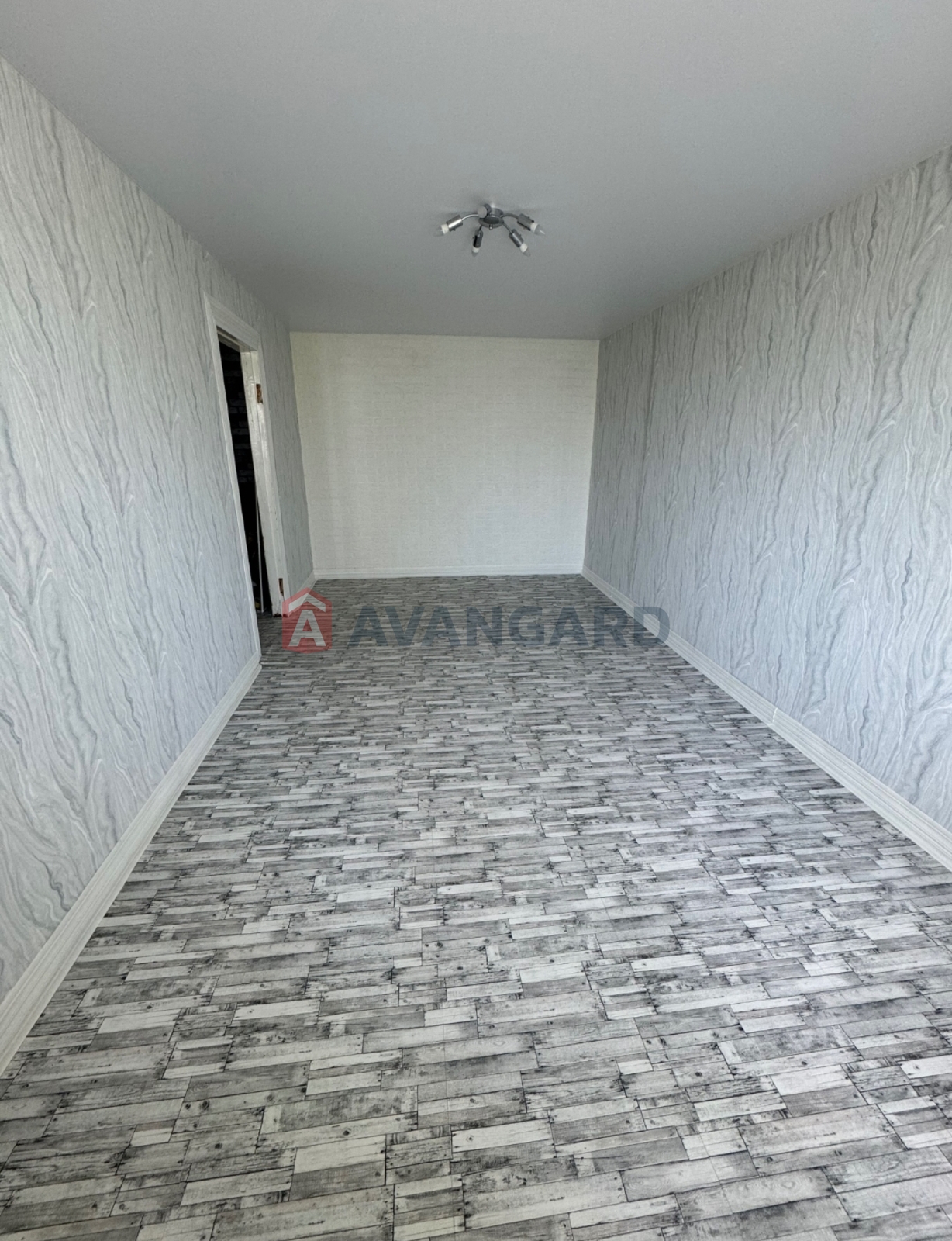 1 ��. ��������, 32.07/16.48/5.83 ��. �., 4/5 ������ ���� 5