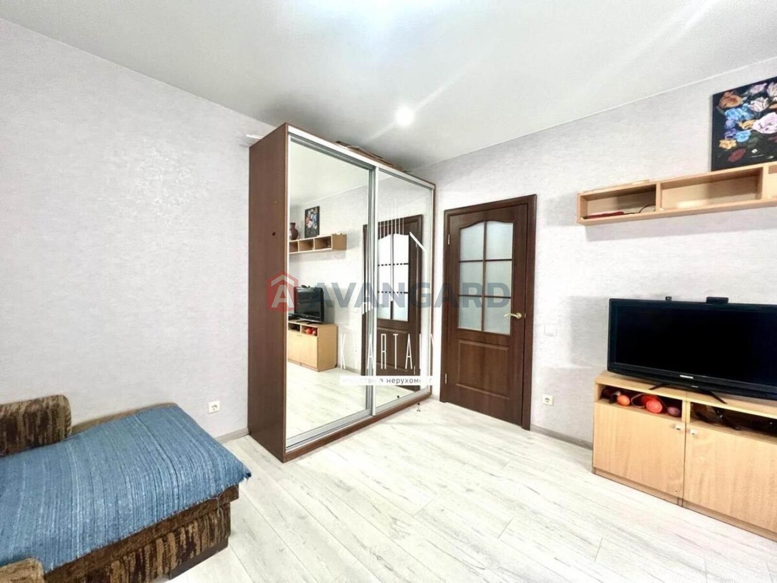 1 ��. ��������, 35/20/8 ��. �., 1/5 ������ ���� 6