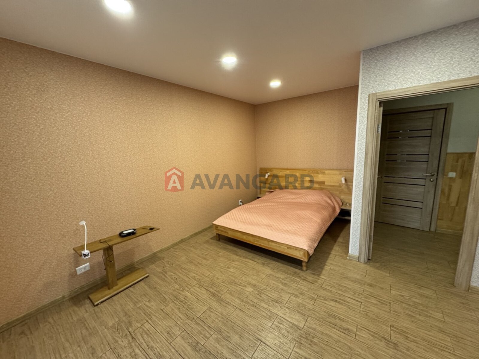 2 ����. ��������, 61/34/11 ��. �., 10/12 ���� ���� 14