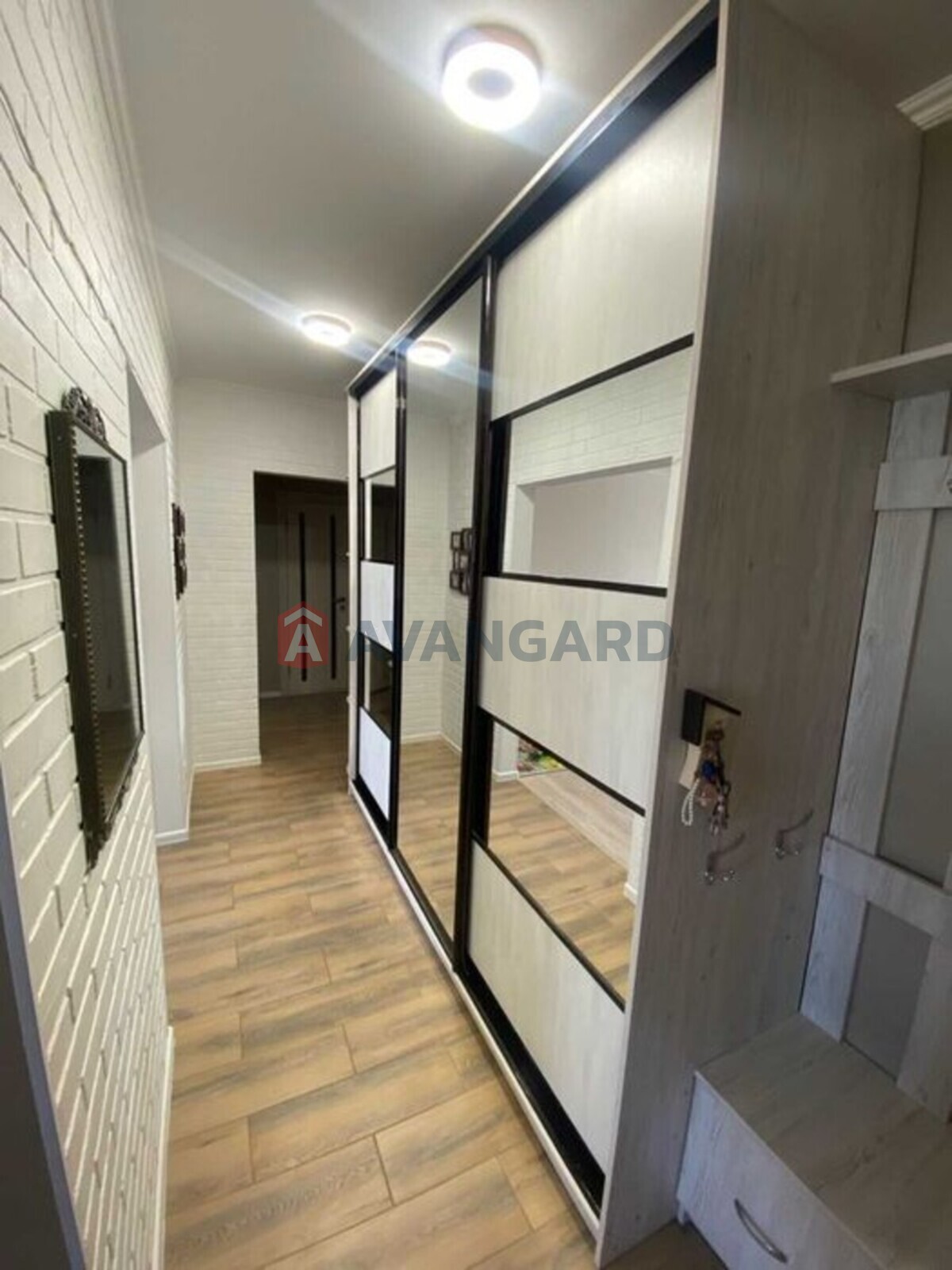 3 ��. ��������, 65/-/10 ��. �., 5/9 ������ ���� 4