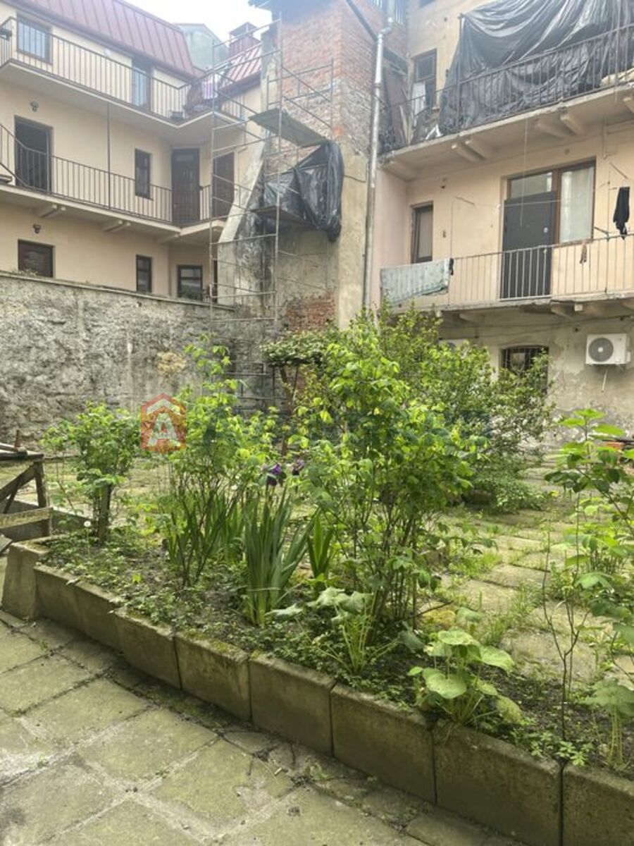 4 . , 81/-/11 . ., 3/3   13