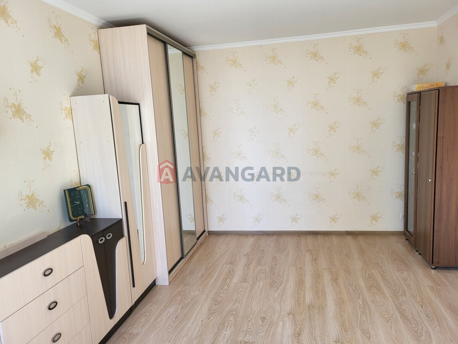 1 ��. ��������, 46/19/10 ��. �., 8/24 ������ ���� 1