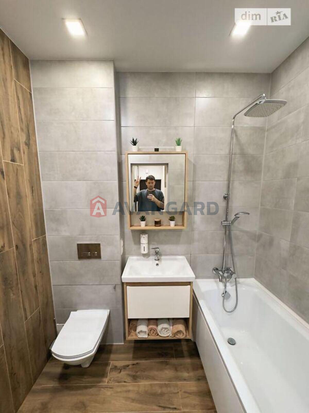 2 ��. ��������, 51/-/12 ��. �., 5/10 ������ ���� 17