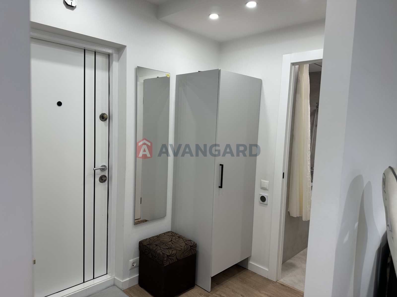 2 ��. ��������, 51/36/7 ��. �., 1/9 ������ ���� 8